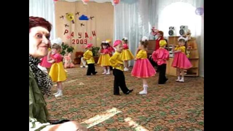 Видео танец ох, сережка со стульчиками для детей. Танец сережка в детском саду. Танцует сережка. Танец сережка в детском саду. Ох серёжка.