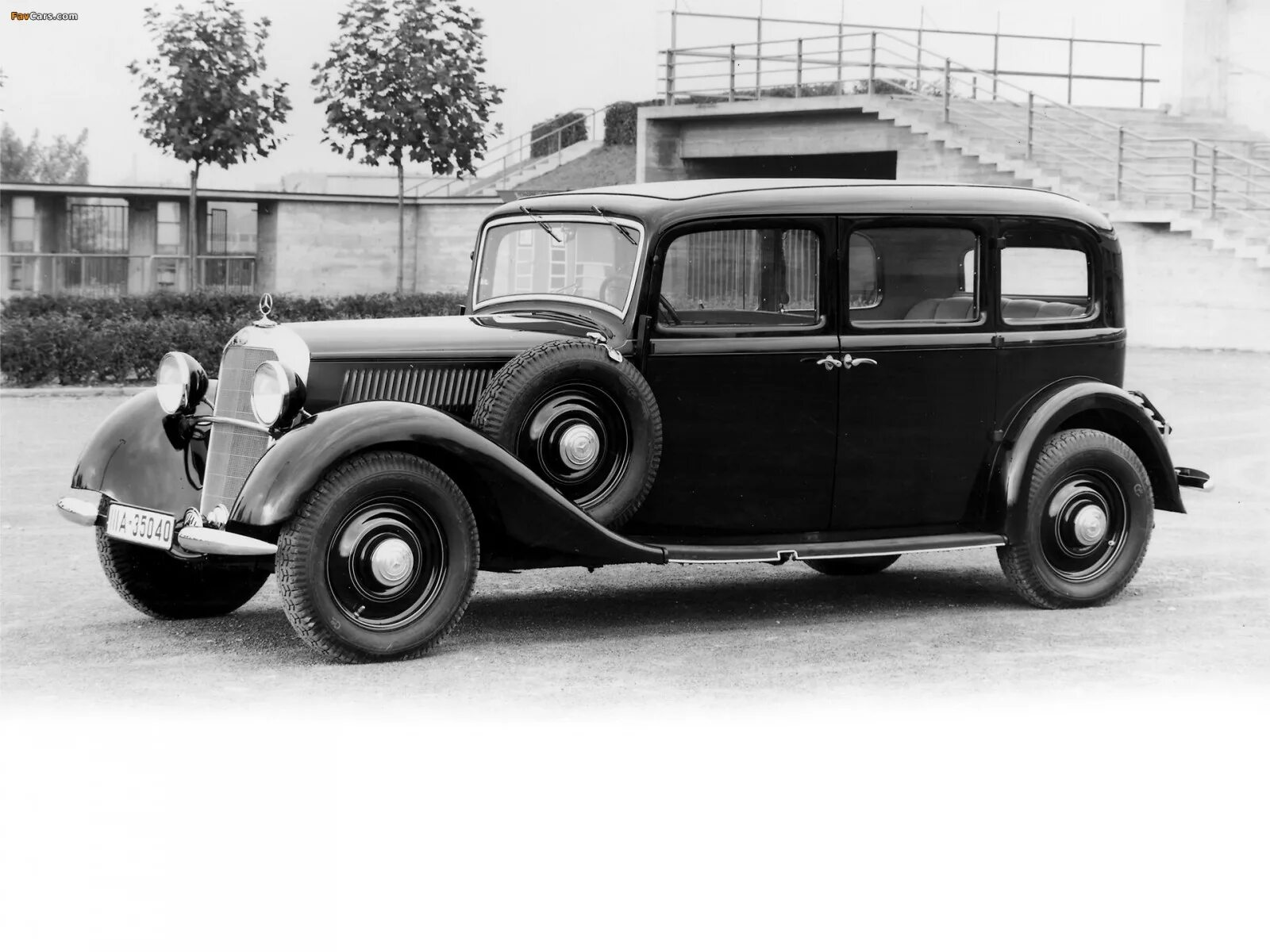Легковой автомобиль развивая. Mercedes-Benz 260 d. Mercedes-Benz 260d Pullman Limousine. Mercedes 260d 1936. Мерседес Пульман 1936.