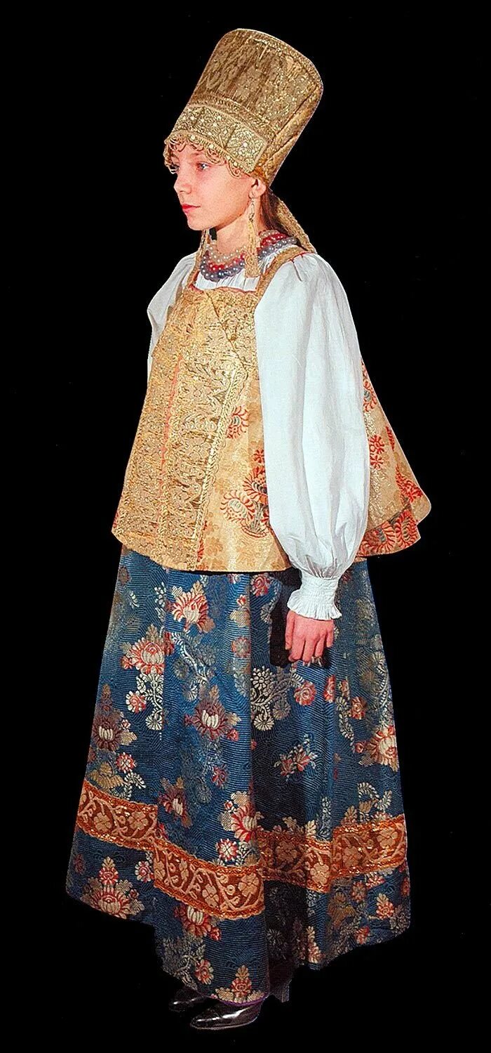 Костюм русской губернии. Народный костюм нижегородской губернии. Национальный костюм архангельской губернии. Костюм рязанской губернии рязанская баба. Костюм воронежской губернии женский народный.