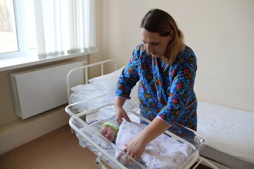 Как выносить и родить здорового. Беременная женщина у врача. Беременная женщина рожает. В воронеже женщина родила. Возможно ли выносить ребенка.