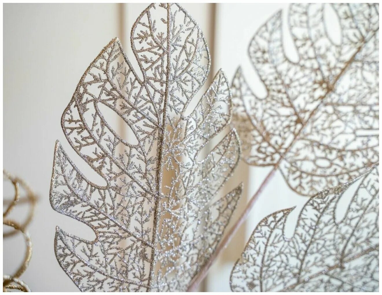 Ажурный лист. Трафареты ажурных листьев. Бронзовый лист. Ажурные листья. Ажурные листочки для вырезания.