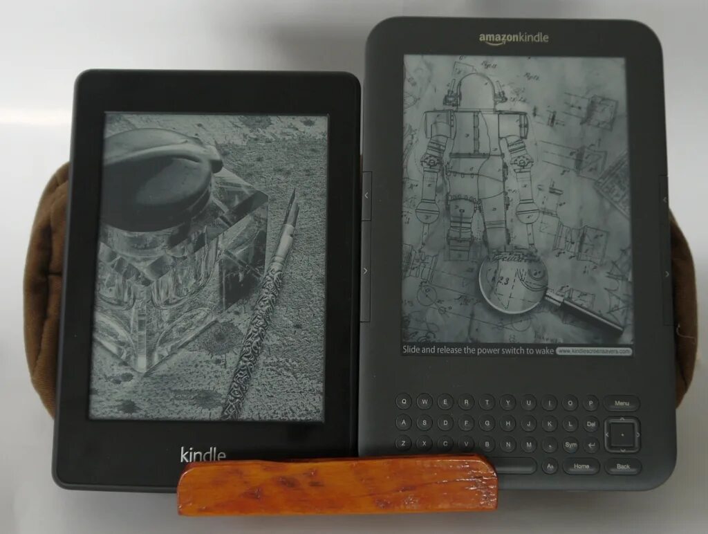 Amazon Kindle Paperwhite 2015. Kindle Paperwhite 3 экран. Amazon Kindle 10 размер. Электронная бумага Киндл 3 Амазон. Amazon kindle 10