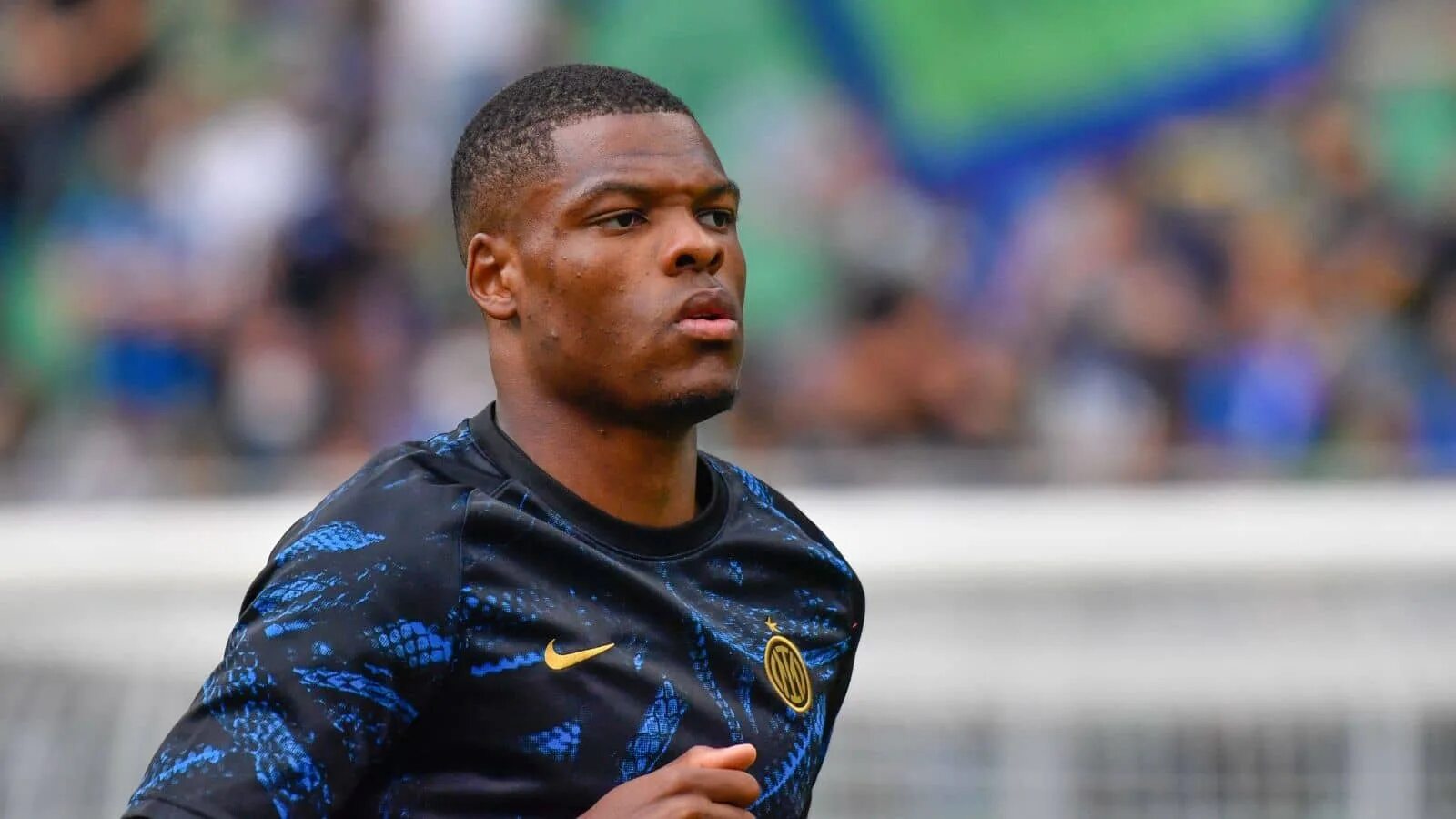 Дензел дюмфрис. Сборная нидерланды 2020. Тео против дюмфриса. Дензел дюмфрис. Дюмфрис.