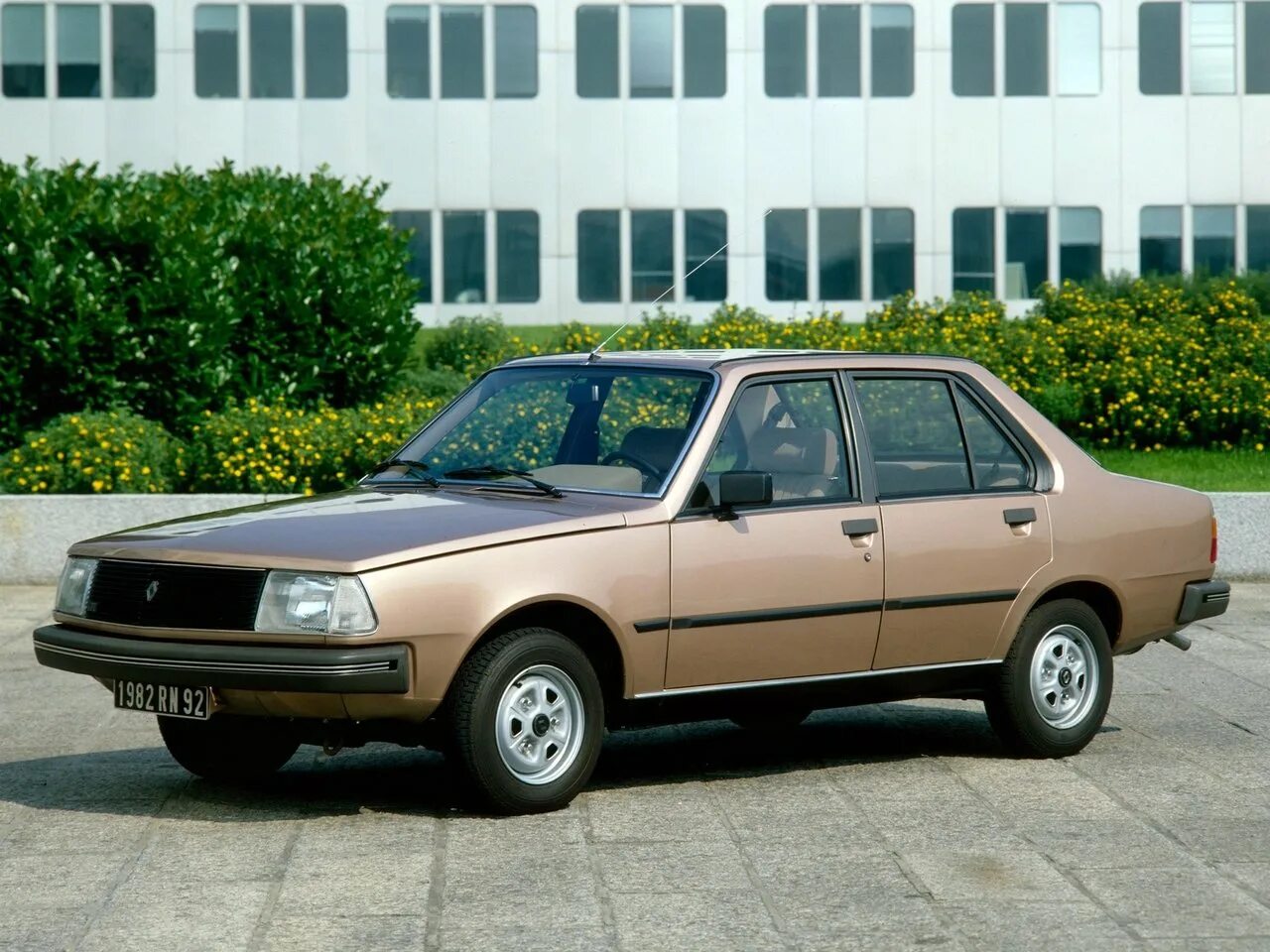 Renault 12 в Израиле - поколения, виды исполнения и годы выпуска - AUTOBOOM.co.i