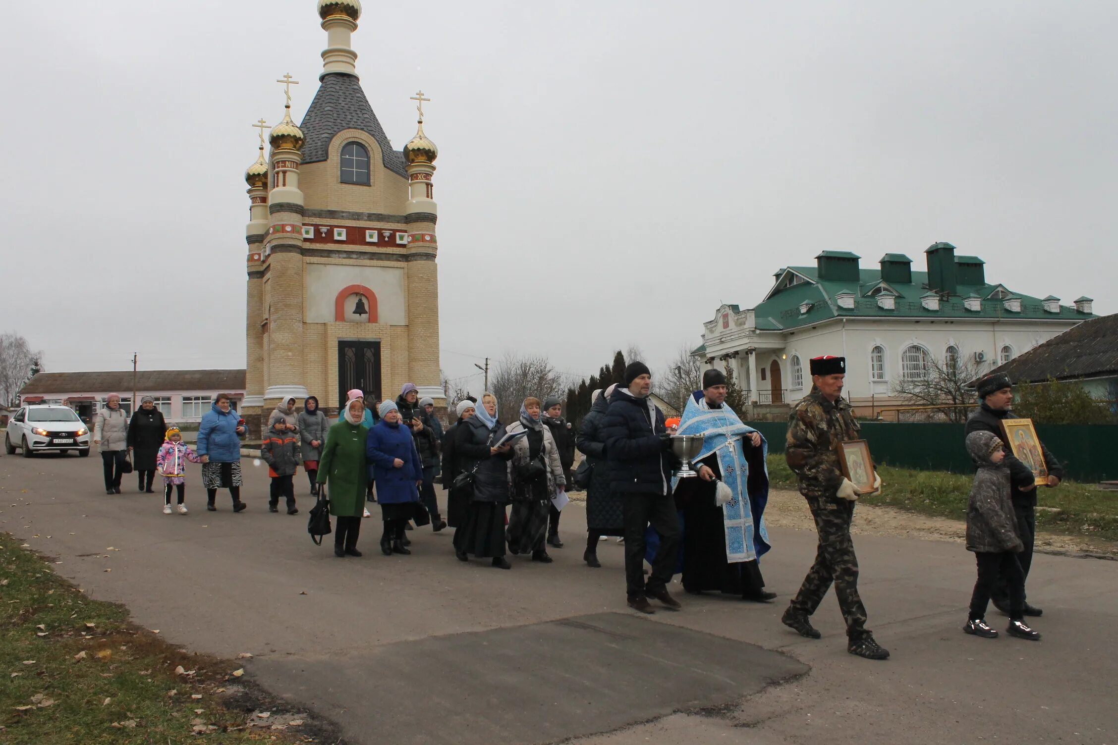 Крестные ходы ноябрь. Крестный ход в Казани 4 ноября 2022 года. Празднование Казанской иконы Божией матери 4 ноября ополчение.
