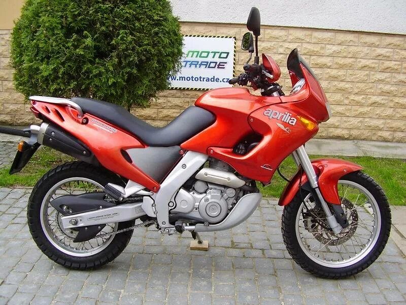 Aprilia 650. Априлия пегасо 650. Априлия пегасо 650 1995. Априлия пегасо страда. Мотоцикл Априлия пегасо 650.