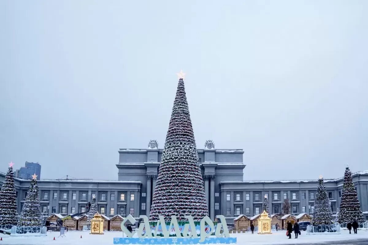 Куда сходить в самаре в декабре 2025. Площадь куйбышева самара зимняя. площадь куйбышева самара зимой. площадь куйбышева самара декабрь 2025. площадь куйбышева в самаре 2025 мероприятия новый год.