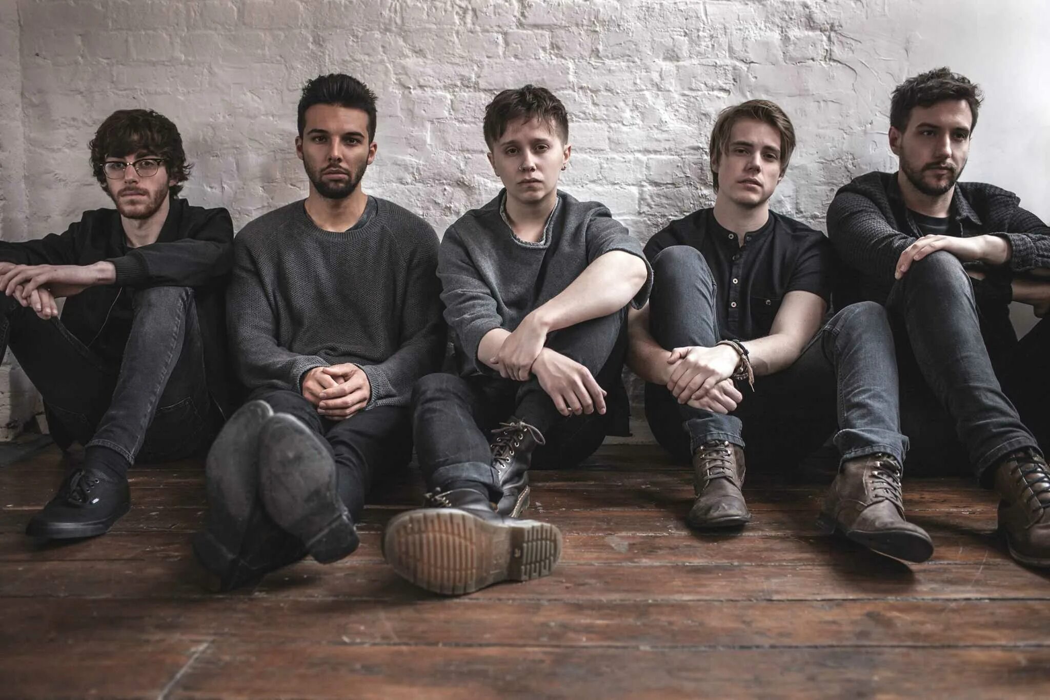 Nothing but thieves impossible. Группа nothing but thieves. доминик крейк nothing but thieves. nothing but thieves рок-группа. nothing but thieves nothing but thieves.