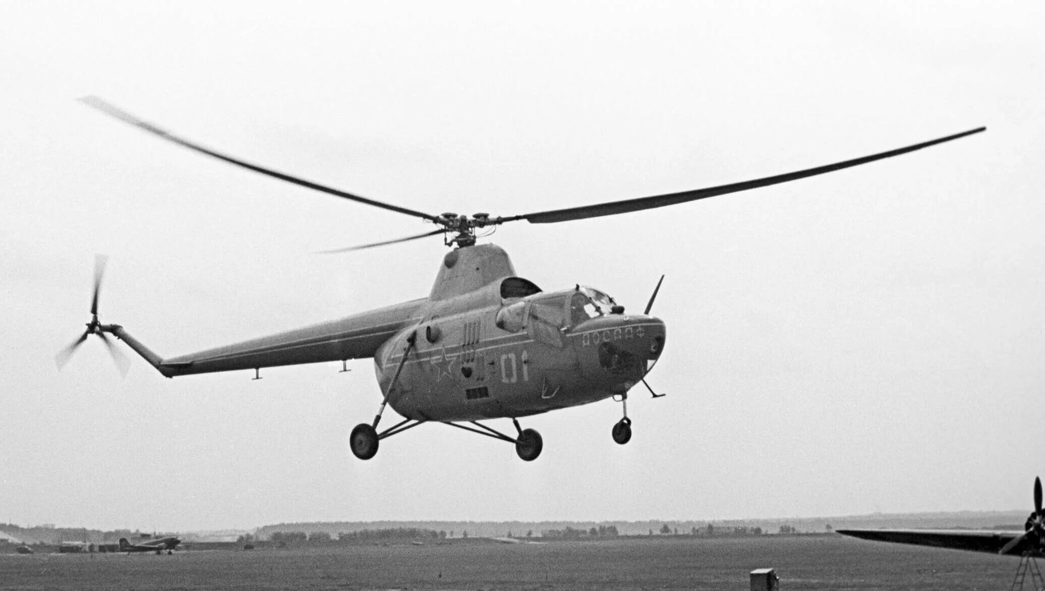 Ми-1 вертолёт. Ми1 вертолет Советский 1948. Совётский вертолёт ми1. Ми-1 вертолёт вертолёты СССР.