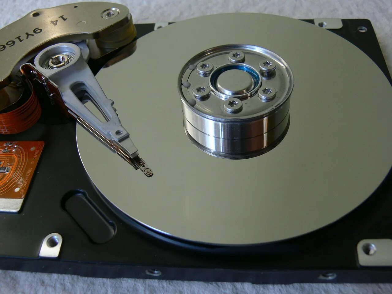 Как определить жесткий диск компьютера. Винчестер жесткий диск устройство. Дисковой архив. Не определяется жесткий диск. Как определить жесткий диск компьютера.