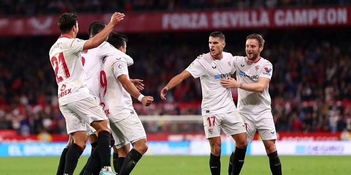 Алехандро гомес аталанта. Хетафе атлетико мадрид. Николас джексон. Севилья 2017 2018. Севилья вильярреал.