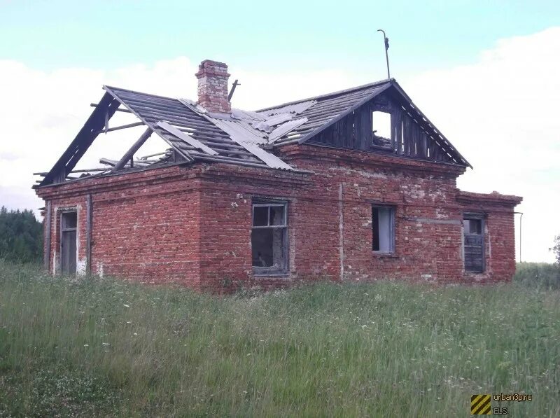 Заброшка развалины. Поселок кирпичный. Усадьба салтыкова-щедрина поселок кирпичное. Поселок кирпичное ленинградская область выборгский район. Коми республика сосногорский район кирпичный поселок.