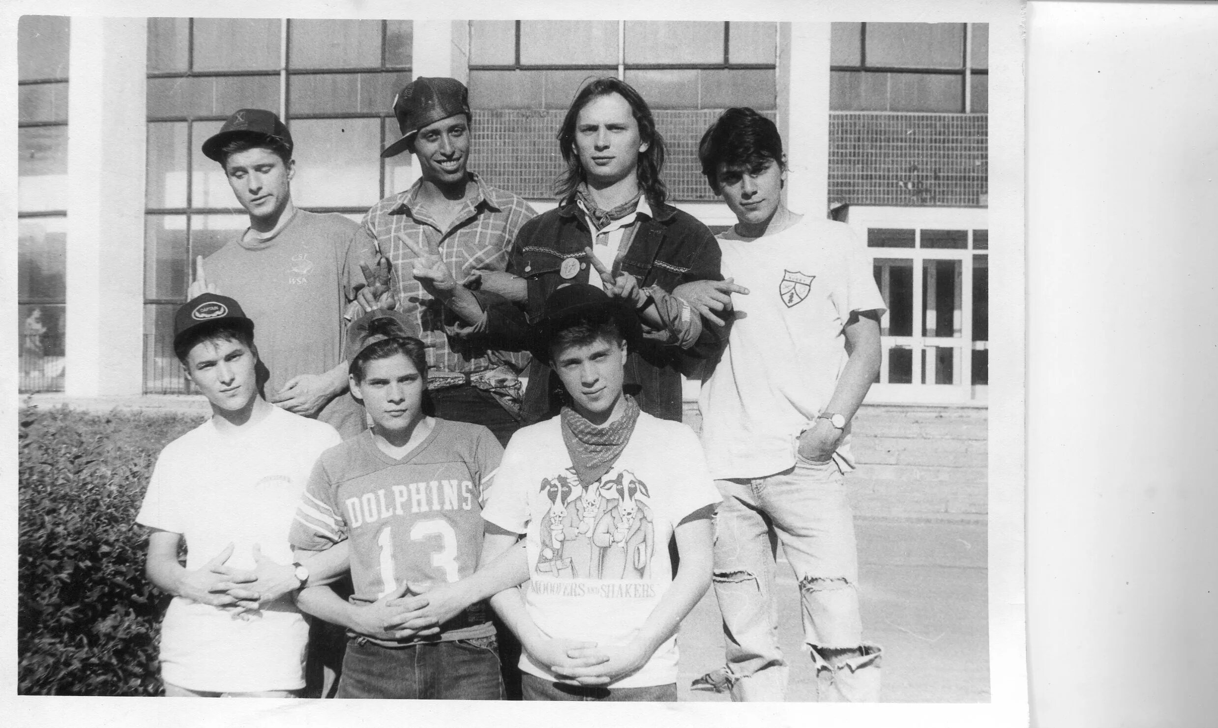 Группы 1990 х. Черное и белое группа 1991. Группа чёрное и белое Чистяков.