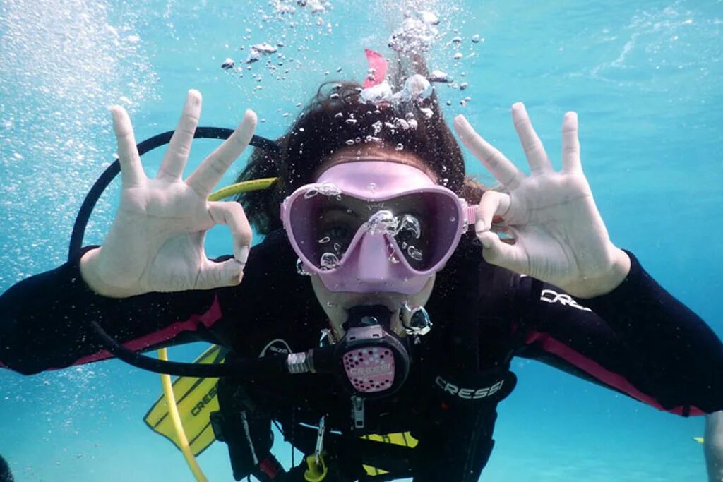 Дайвинг и пляж. Скуба-дайвинг, scuba-diving погружение. скуба акваланг. скуба сэм.