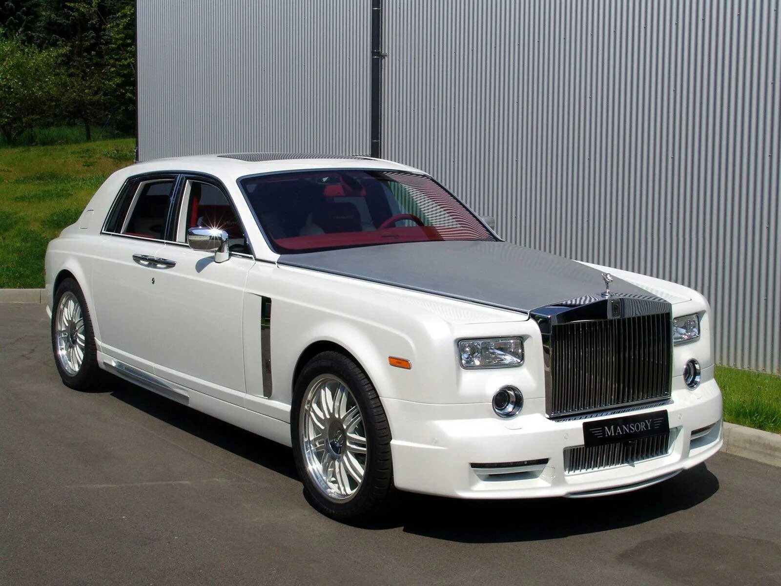 Авто роллс. Автомобиль Роллс Ройс. Автомобиль Роллс Ройс Фантом. Rolls Royce Phantom Conquistador 2007. Роллс Ройс Фантом 2007.