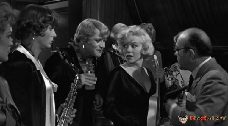 В джазе только девушки любители итальянской оперы. Красотка сью в джазе только девушки актриса. Билли уайлдер в джазе только девушки. В джазе только девушки дафна. Джек леммон в джазе только девушки.