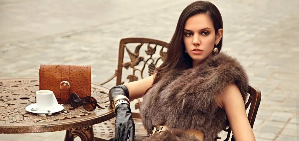 Реклама шуб. Девушка в шубе фото. Шуба женская. Меховые изделия. Самые красивые шубы.