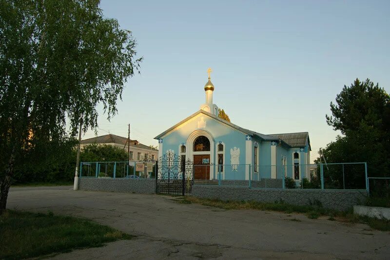 Храм куйбышева. Село Куйбышево Бахчисарайский район. Храм в Куйбышево Крым. Церковь Покрова Богородицы с.Куйбышева Крым. Церковь в селе Куйбышево.