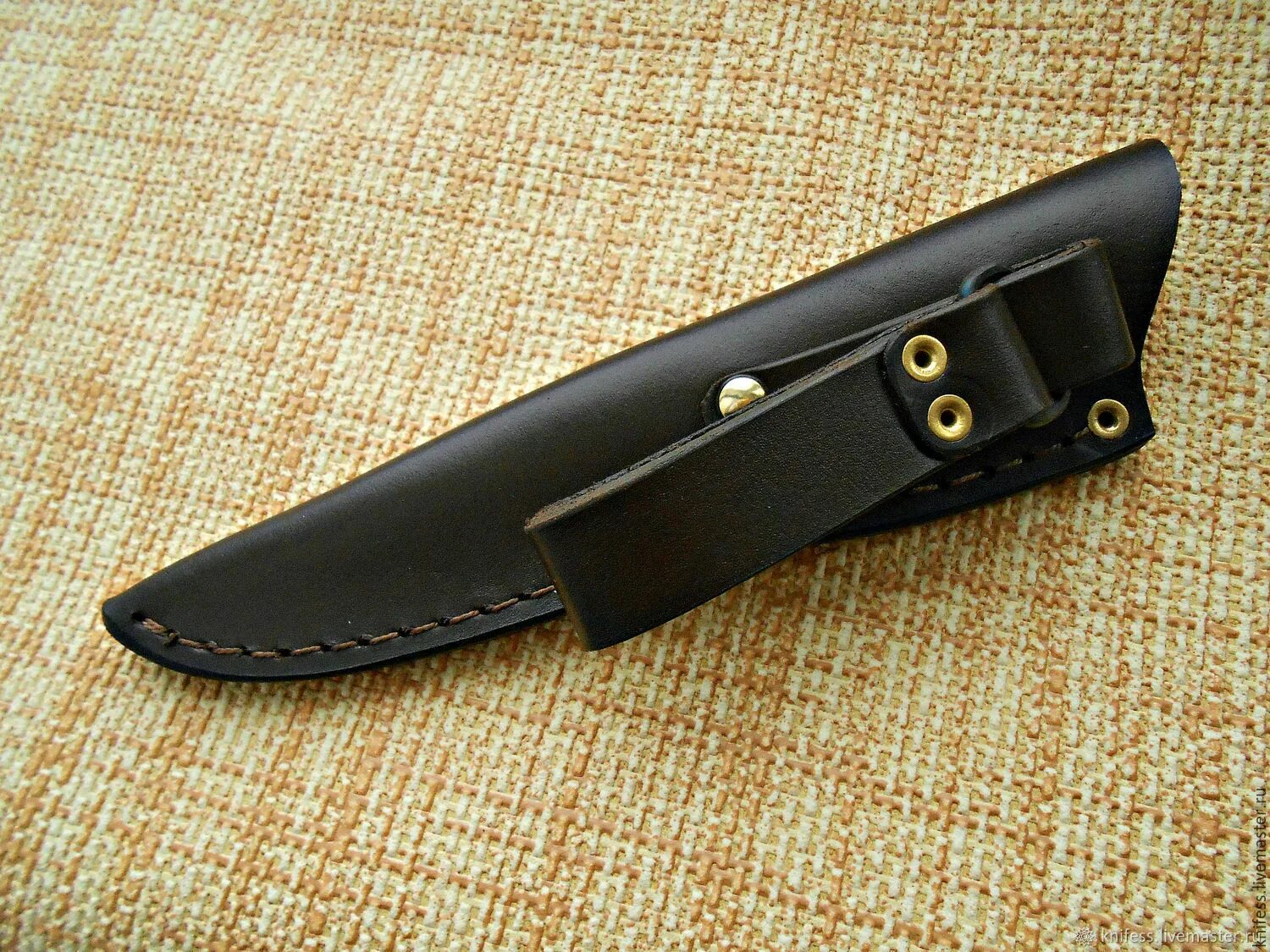 Ножны кожа n2 140х35мм с застежкой чёрные. Ножны для ножа ш5. Подвес на кожаные ножны. Кожаные ножны бушкрафт. Чехол для ножа из кожи.