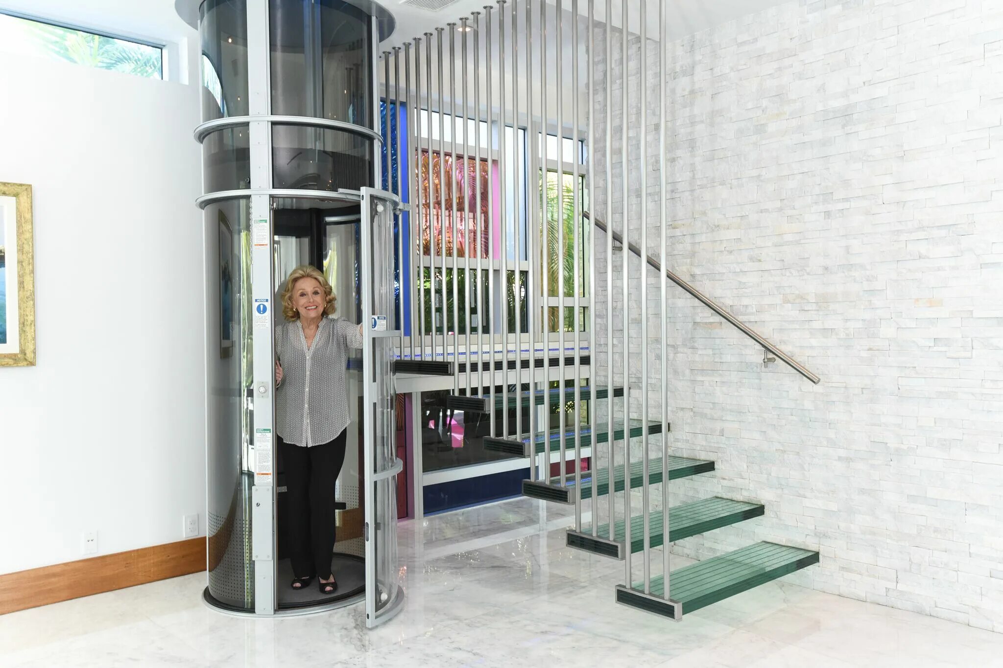 Грузовой лифт в подвал уличный 2300. Мини лифты для квартиры. Подъемник лифт на 2 этаж. Подъемник лифт на 2 этаж. Мини лифт.