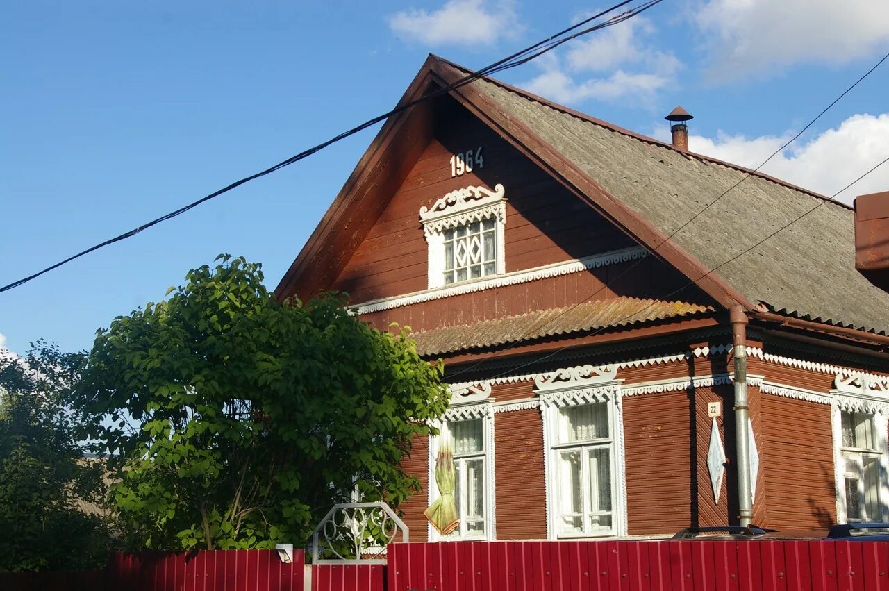 Погода в угловке новгородской области на 10. Угловка Новгородская область. Поселок Угловка. Станция Угловка. Вокзал в Угловке Новгородской области.