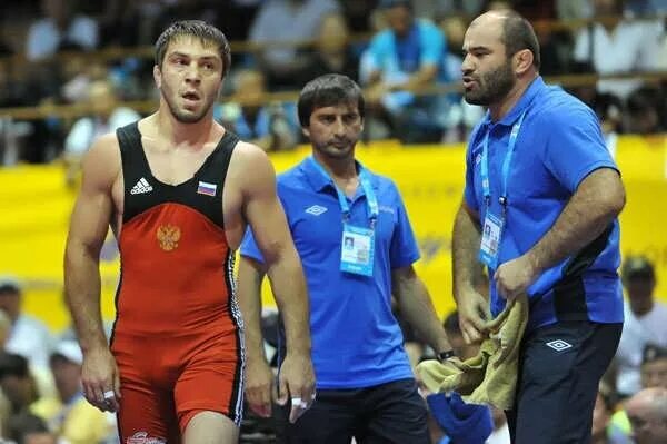 Муртазалиев махач далгатович. Махач муртазалиев борец. Махач муртазалиев бувайсар сайтиев. Махач муртазалиев. Муртазалиев борец.