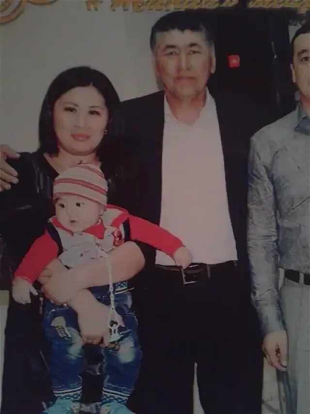 Кайрат нукенов фото семьи. Амангельды нукенов. Семья нукеновых биография. Семья нукеновых биография. Айбек нукенов брат салтанат.