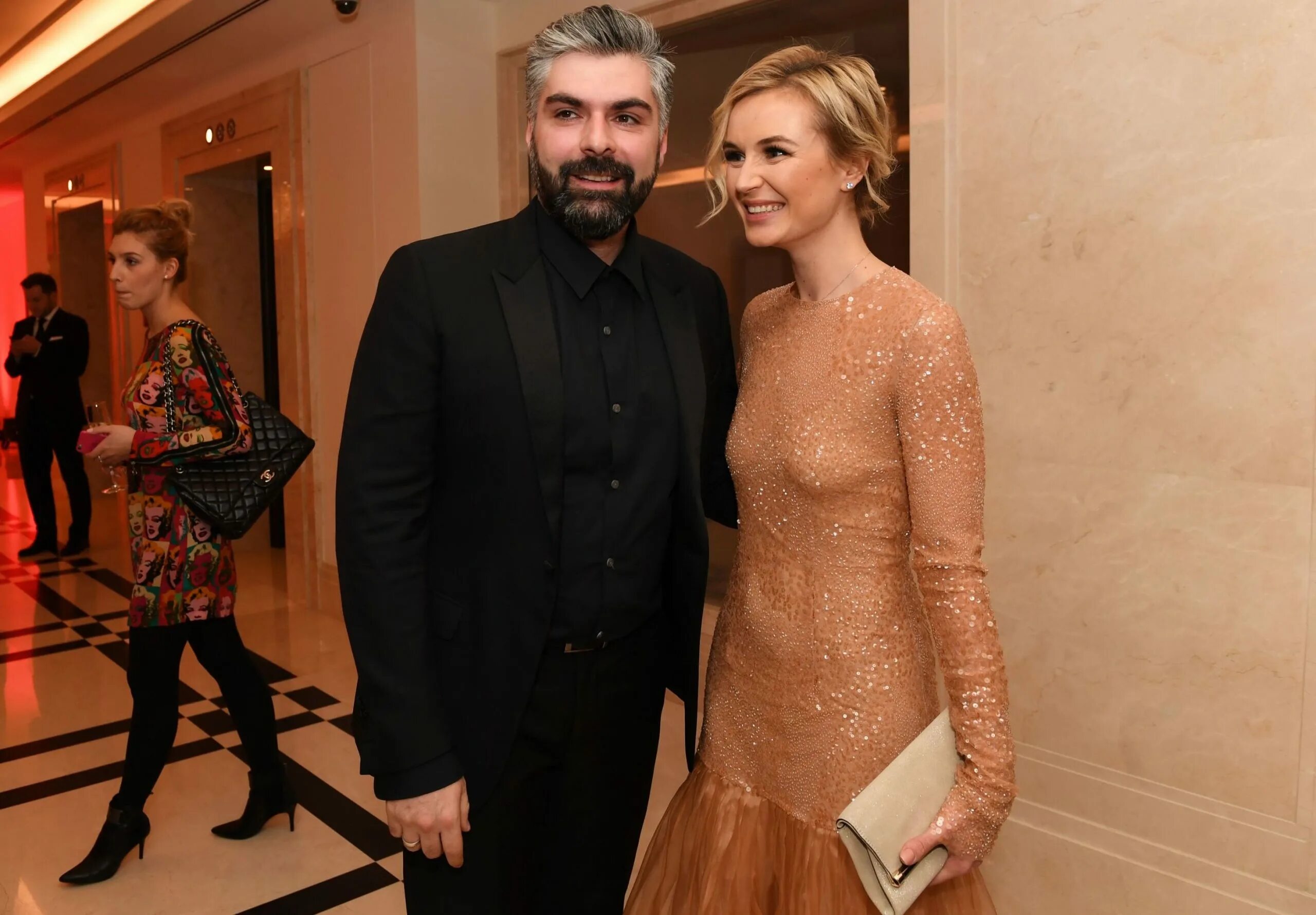 полина гагарина и исхаков. гагарна. терешкова леонов титов. полина гагарина на фабрике. полина гагарина и исхаков.