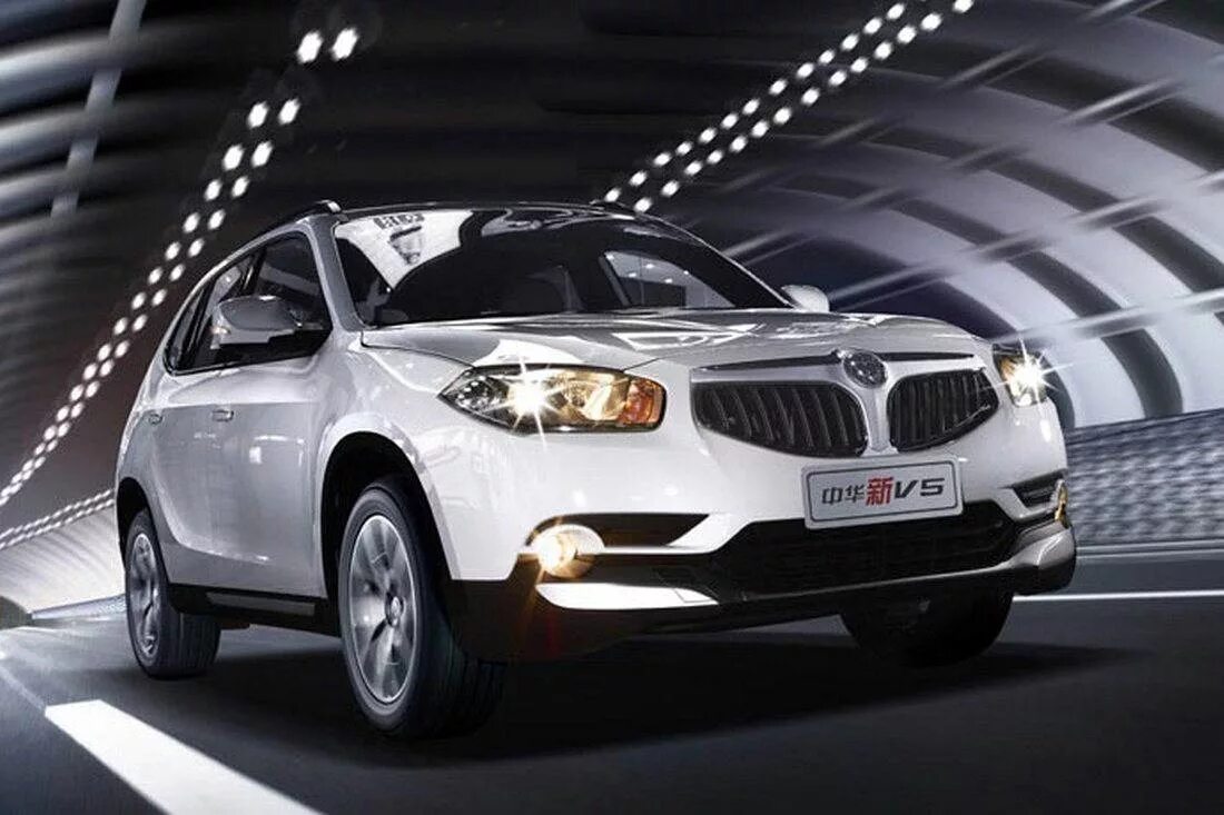 Brilliance h530 2015. Brilliance v5 2017. Бриллианс v5 2014. Бриллианс v5. Автомобиль brilliance.
