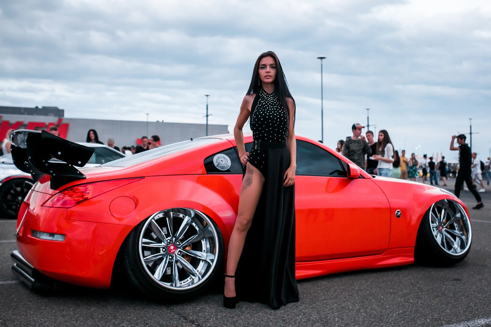 Bmw m5 давидыча. Моника давидыча. Моника эрика. Баба эрика давидыча моника. Подруга эрика давидыча моника.