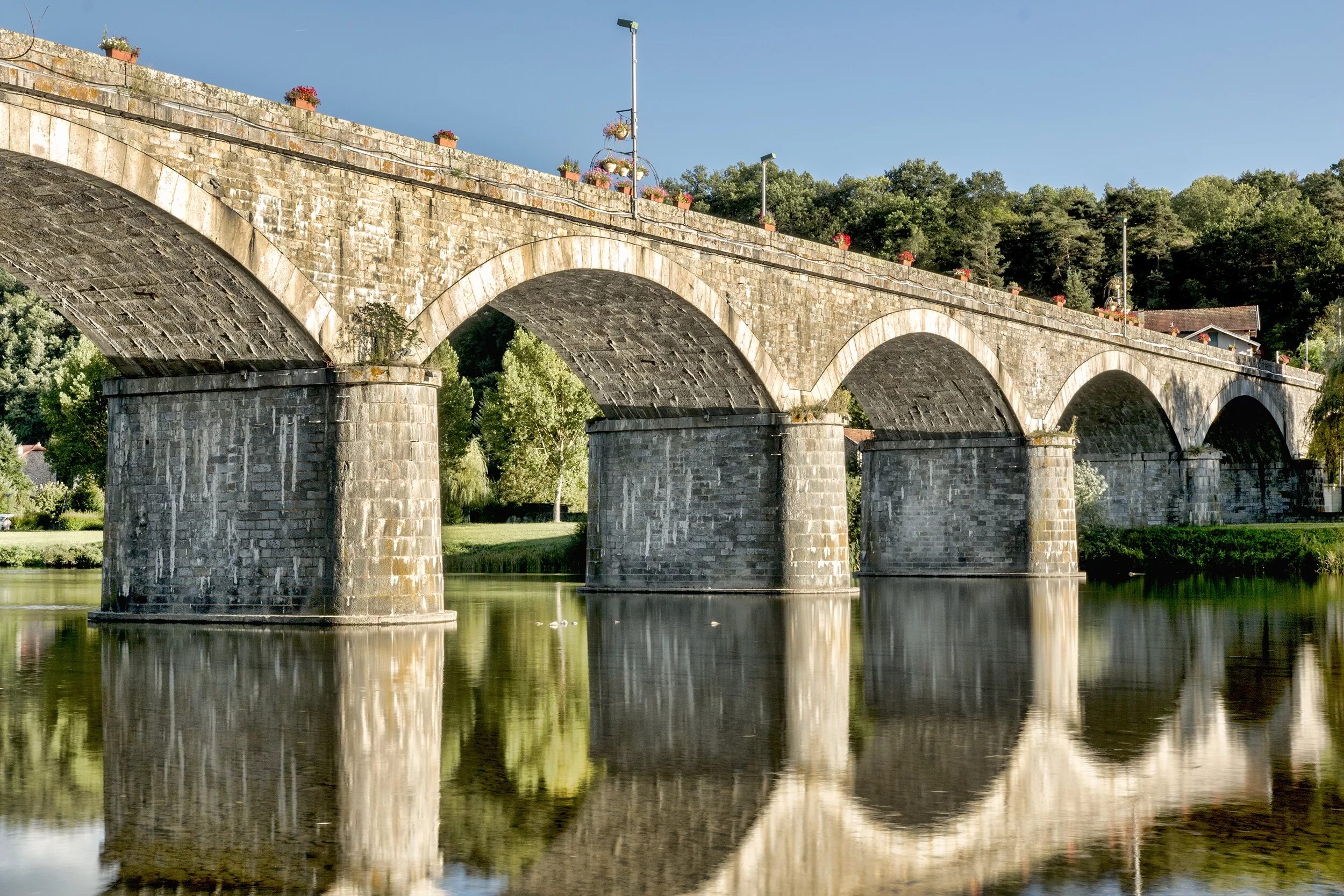 Bridge round