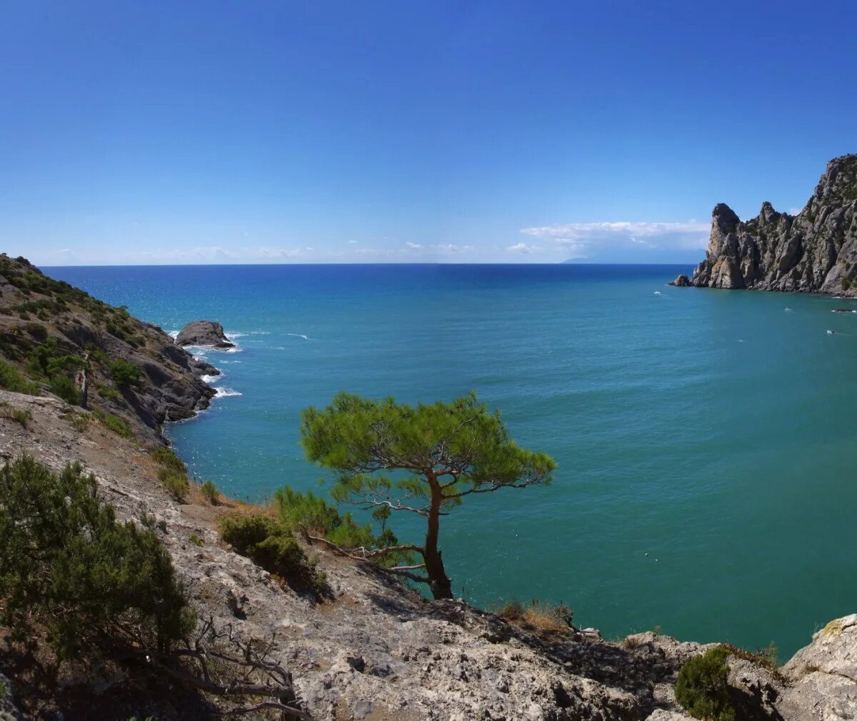 Ласпинская бухта крым. Севастополь бухта балаклава. Бухта в крыму. Бухта ласпи севастополь. Бухта в крыму.