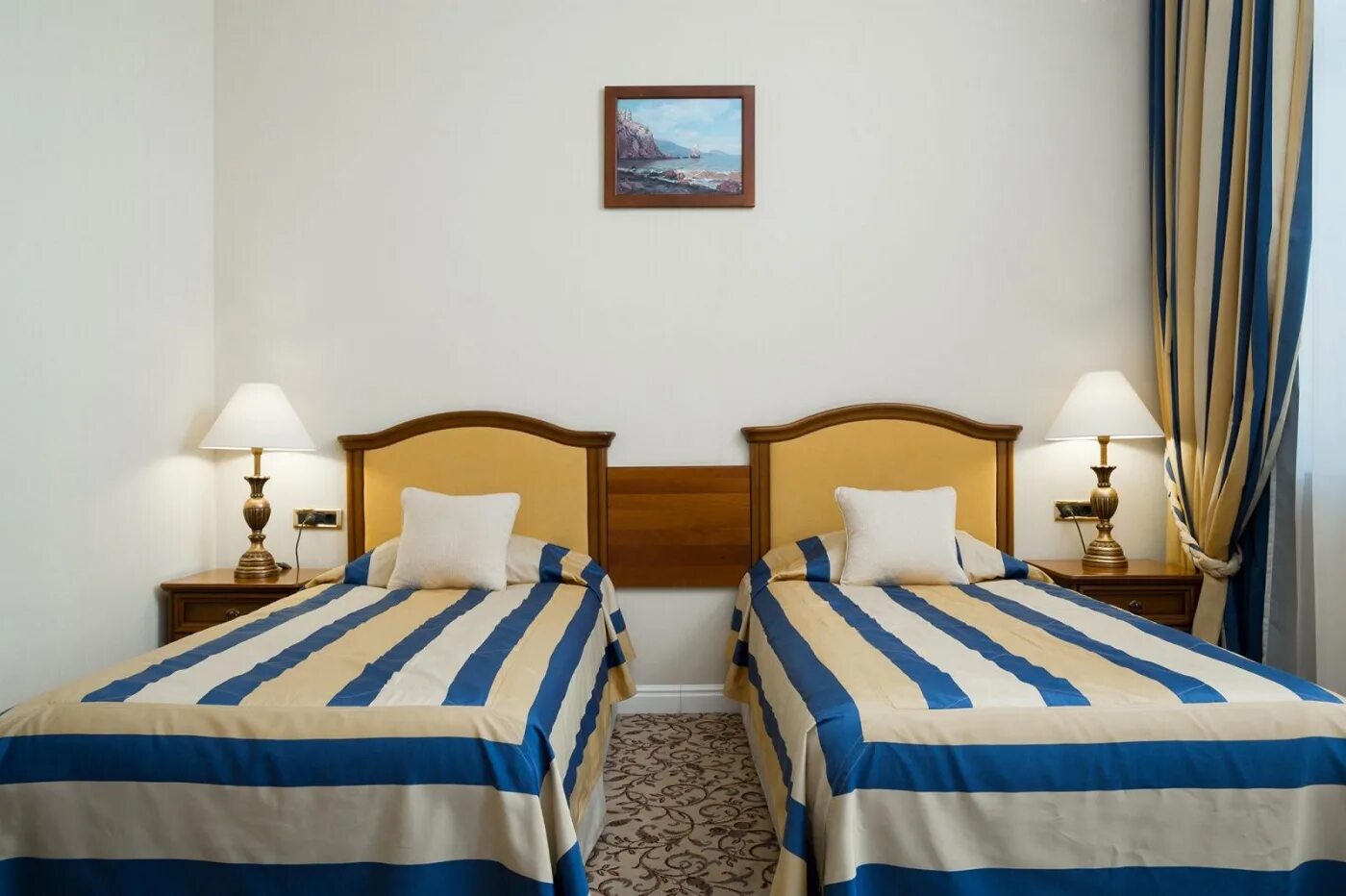 Отель ривьера резорт. Отель riviera sunrise resort spa алушта. riviera resort spa крым. алушта рэдиссон санрайз. алушта гостиница рэдиссон.