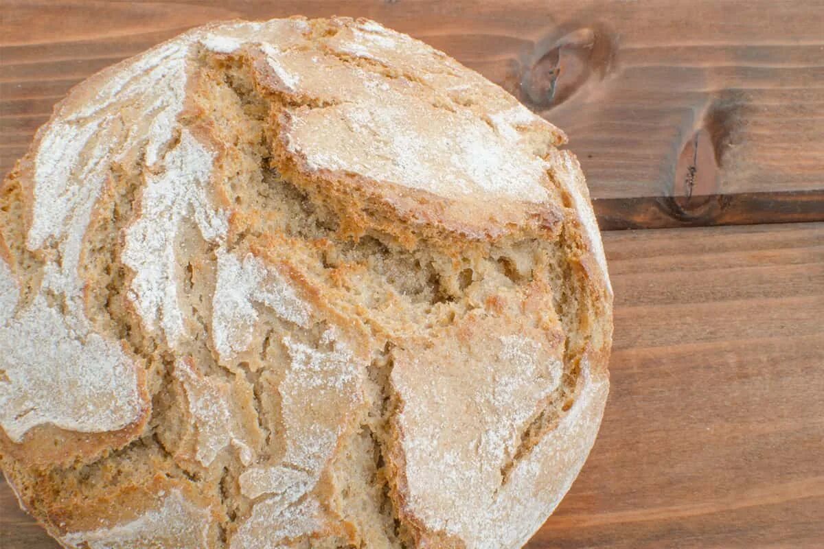 Бездрожжевой хлеб. Домашний хлеб. Слоеный хлеб в духовке дрожжевой. Домашний бездрожжевой хлеб.