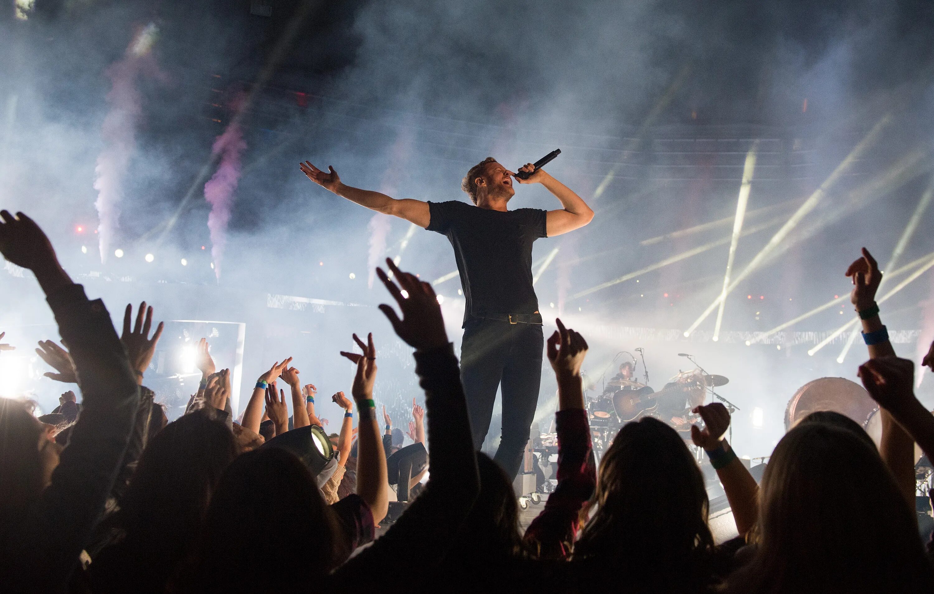 Песня events. Imagine Dragons концерт. Имейджен драгон концерт. Группа imagine Dragons концерт. Imagine Dragons 2023.