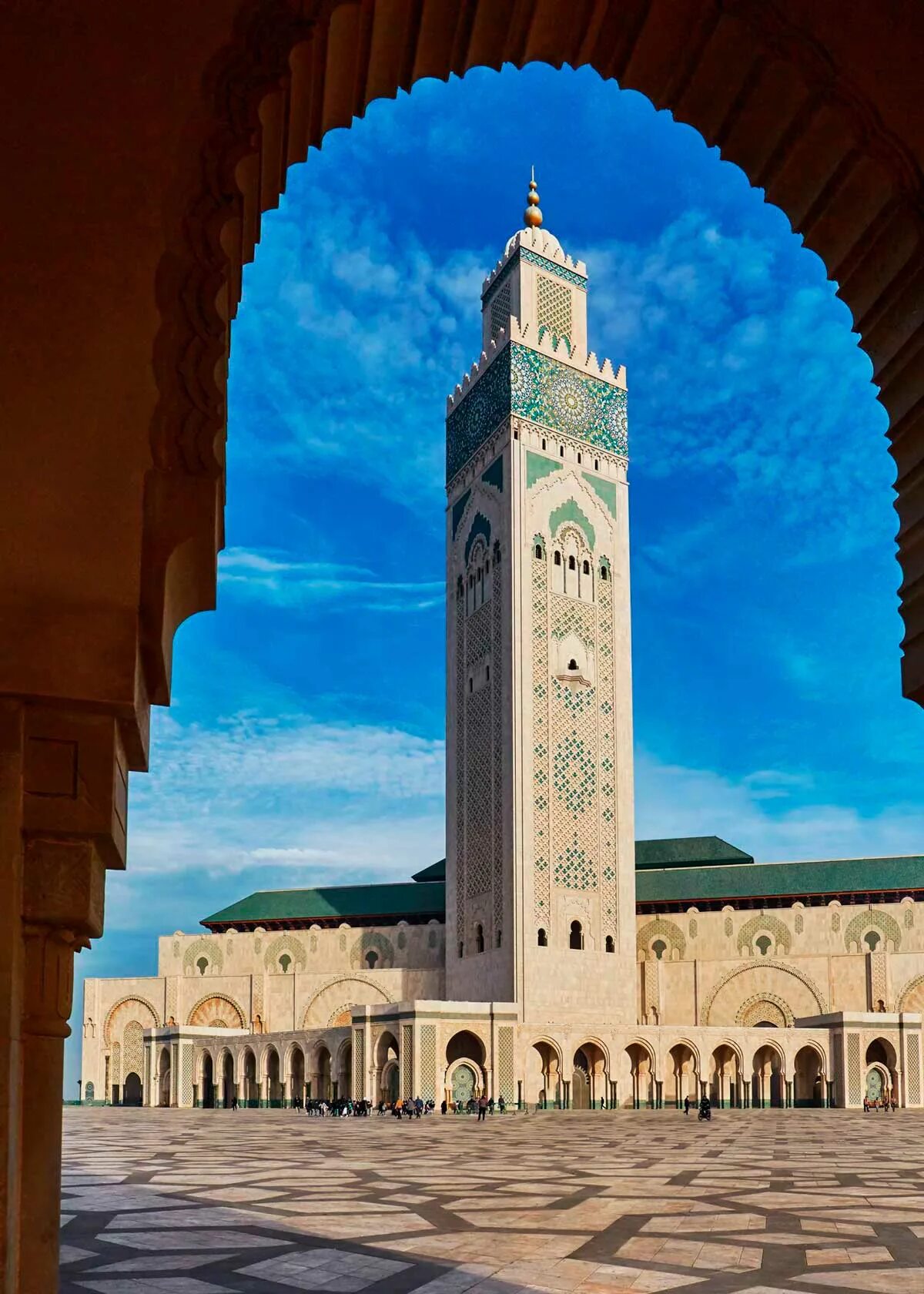 Город касабланка. Касабланка (Марокко). Мечеть в Касабланке. Мечеть Хасана 2 в Касабланке. Мечеть Хасана Марокко.