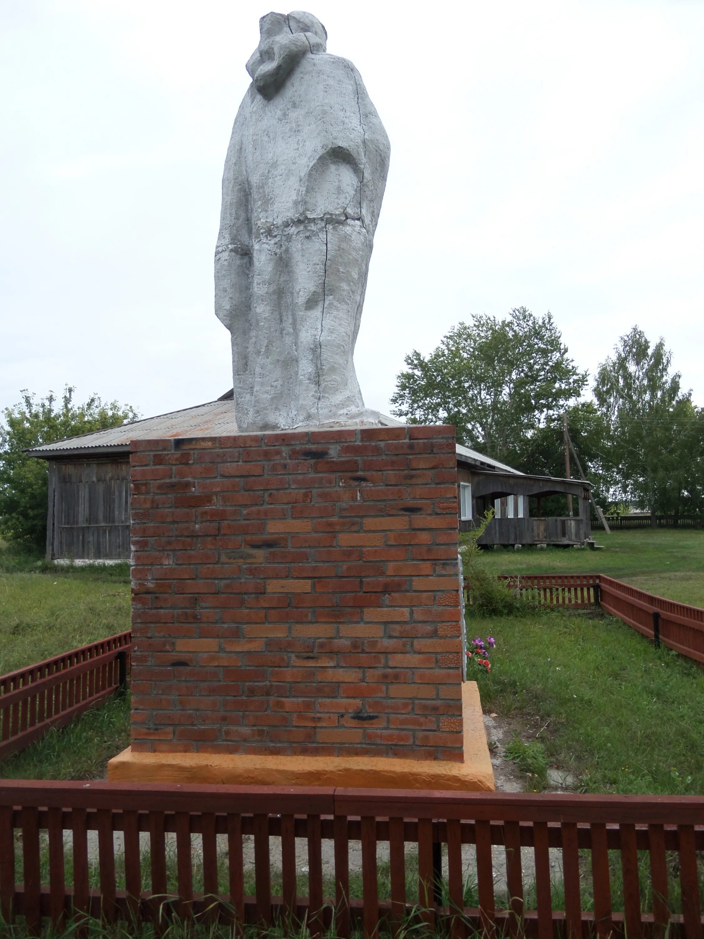 Ермачиха пруд. Магазины в мамонтово алтайского края. Село камлак республика алтай. Ермаково село в ставропольском районе. Село ермачиха.