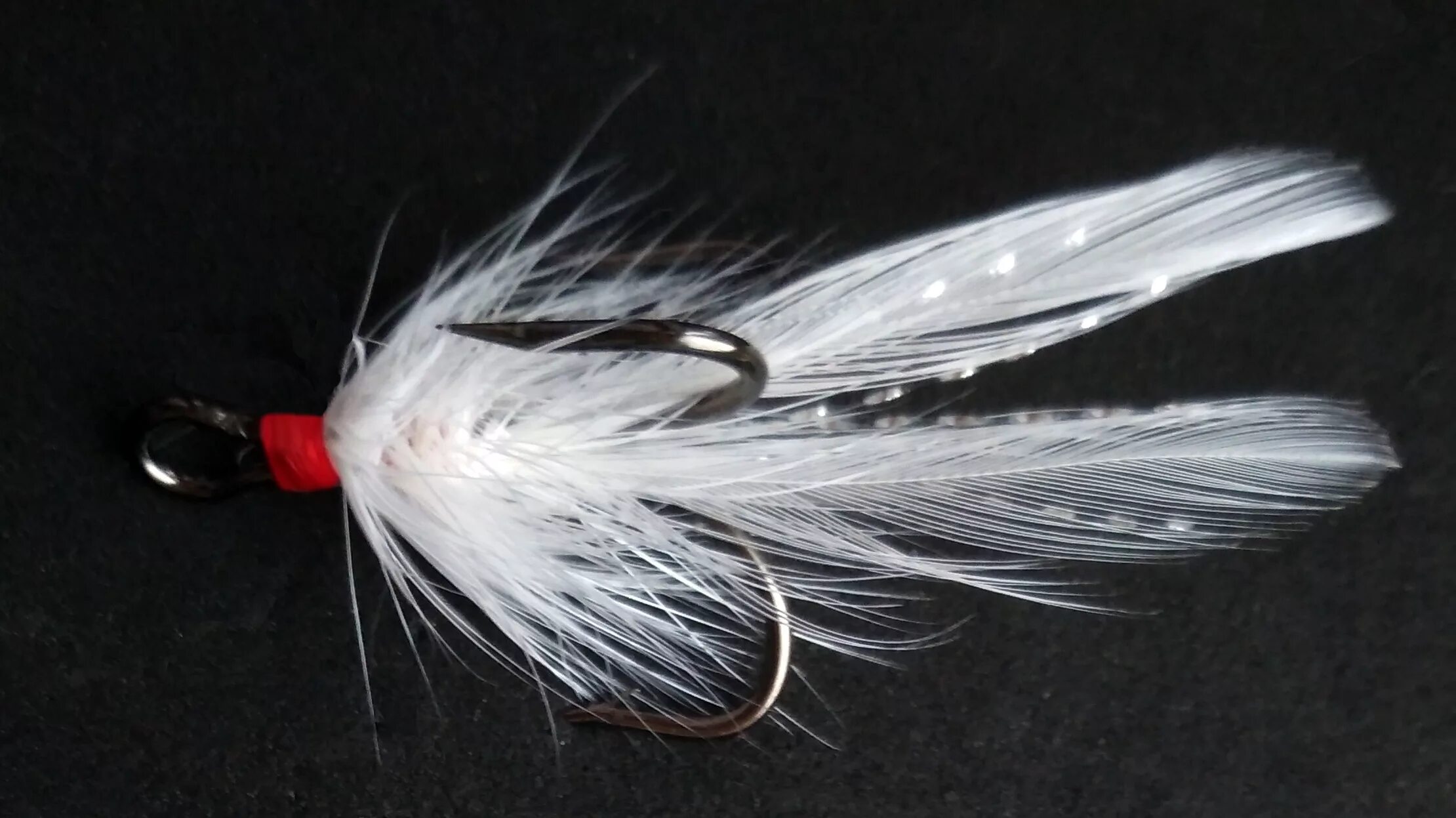 Мушки нахлыстовые тройник. Офсетная джиг головка. Блесна зимняя тройник. Мушка бокоплав черная. Оснастка силиконовых приманок тройником.