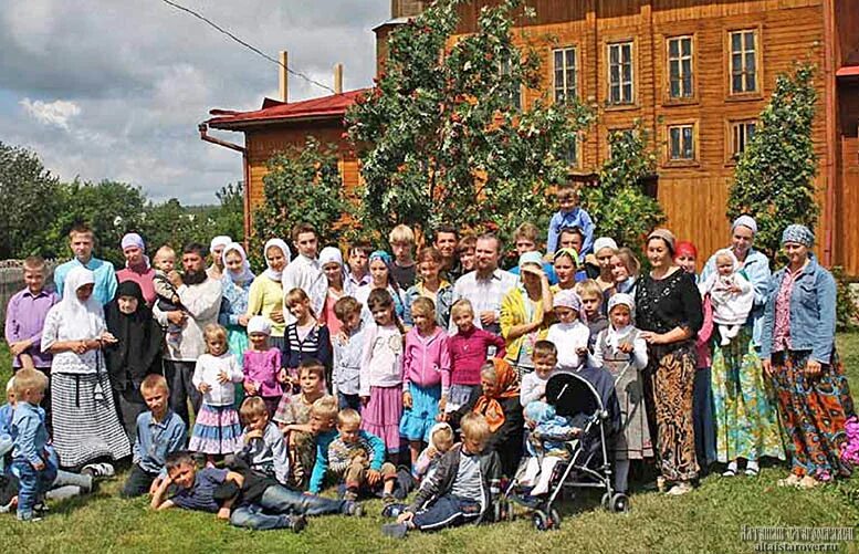 Чистый дол. Залесово лагерь детский Старообрядческий. Староверы на Алтае - дети в школе. Детский Старообрядческий лагерь в Крыму. Лагерь чистое.