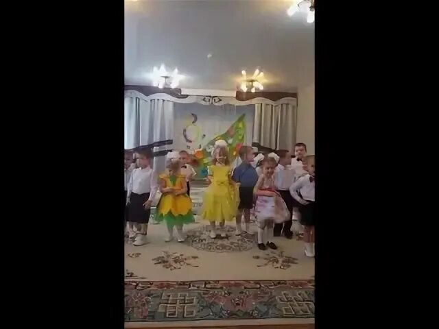 Песня деревца не шумят слушать. Не слышно шуму городского над невской башней тишина. Колыбельная про звездочку. Песня деревца не шумят слушать. Слова песни шумел камыш.