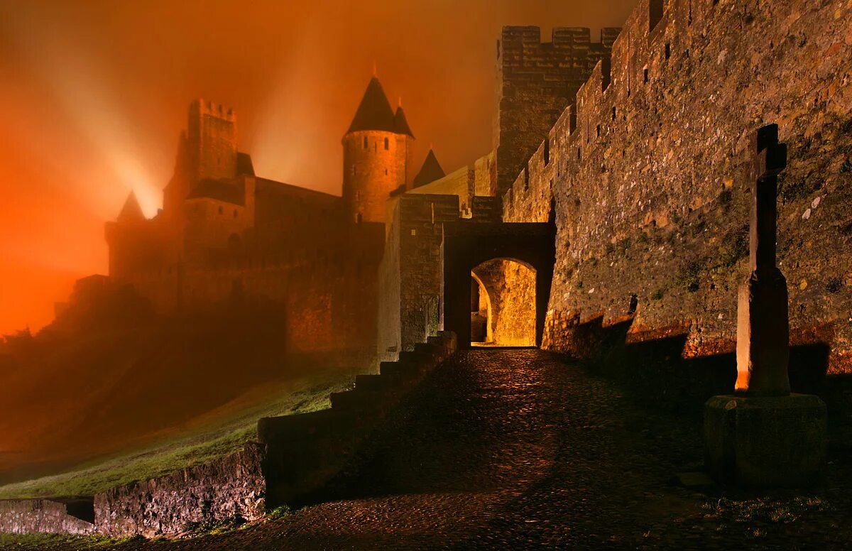Замок гогенцоллерн (burg hohenzollern). Старые замок нойшванштайн. Замок чоха польша внутри. Белград замки. Замок левевилль.