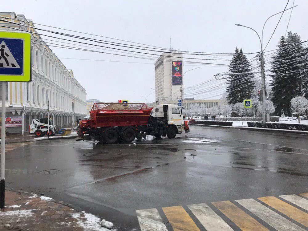 Сколько сегодня в ставрополе. Ветер в Ставрополе. Погода в Ставрополе на сегодня. Ветер в Ставрополе сегодня. Снег в Георгиевске.