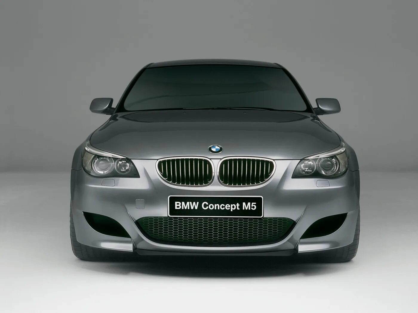 Автомобили евро 3. BMW m5 e60 2004. БМВ м5 е60. Машина БМВ м5 e60. BMW 3 e60.