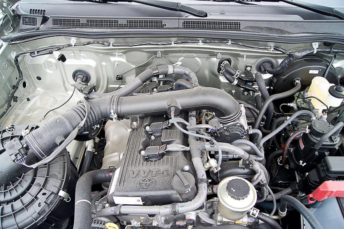 Мотор Тойота Хайлюкс 2.7 2tr Fe. Тойота Хайлюкс мотор 2.4 дизель. Hilux Toyota 3.5двигатель. 2tr-Fe 2.7 воздуховод. Дизельные моторы тойота