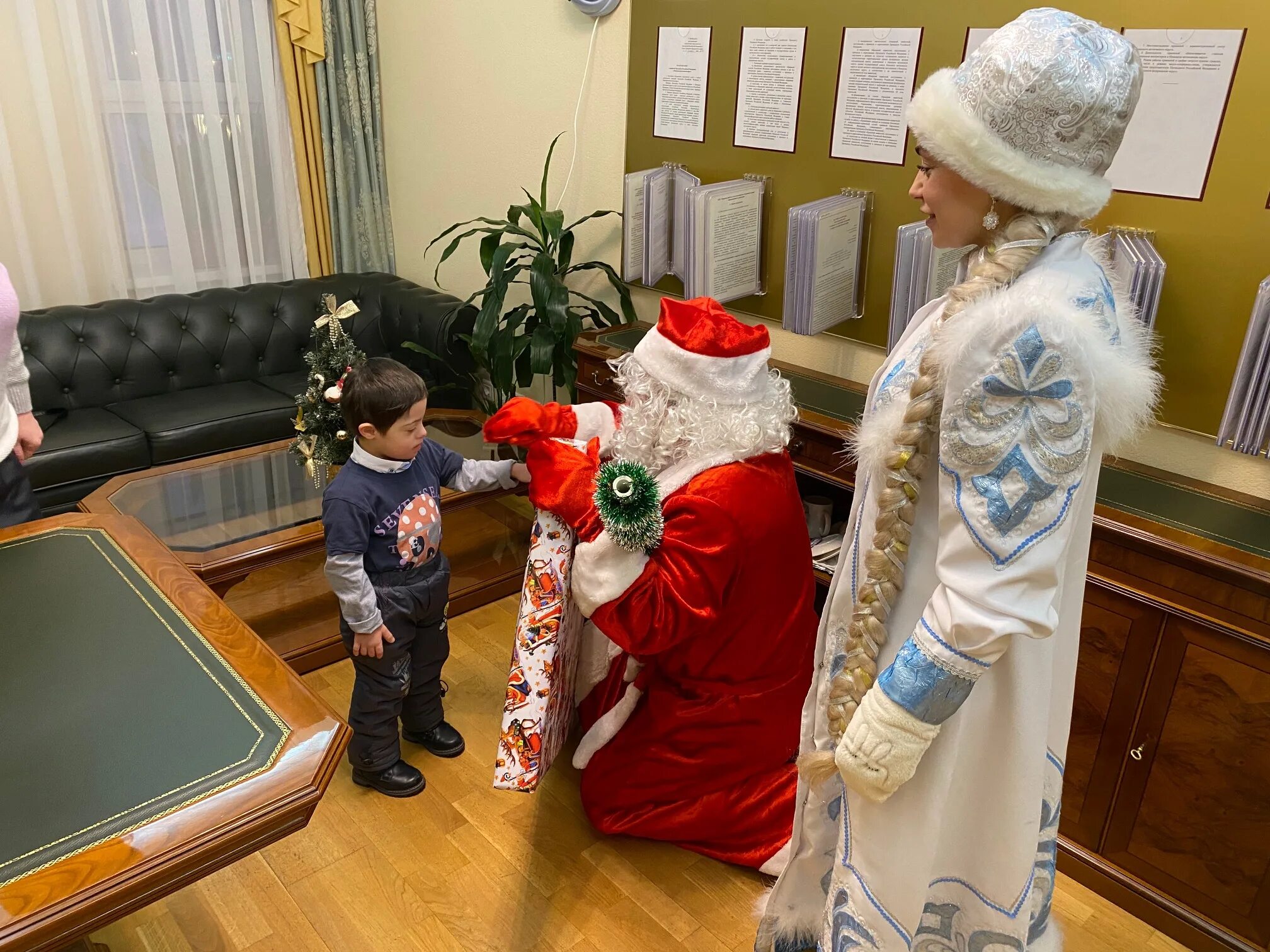 01. Как попасть в елку желаний кремль ребенку. Как попасть в елку желаний кремль ребенку. Елка желаний фон. Всероссийская акция елка желаний.