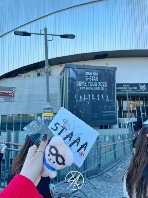 нью йорк таймс сквер новогодняя ночь. 5 star dome tour 2023. Baseball platinum. океан арми bts фиолетовый. карточки бтс 2022.