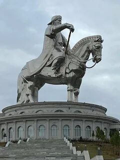 Самый большой конный памятник