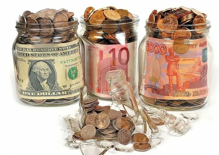 денежные руны. электронные деньги и биткоины. Pp деньги. банка с деньгами. гора денег.