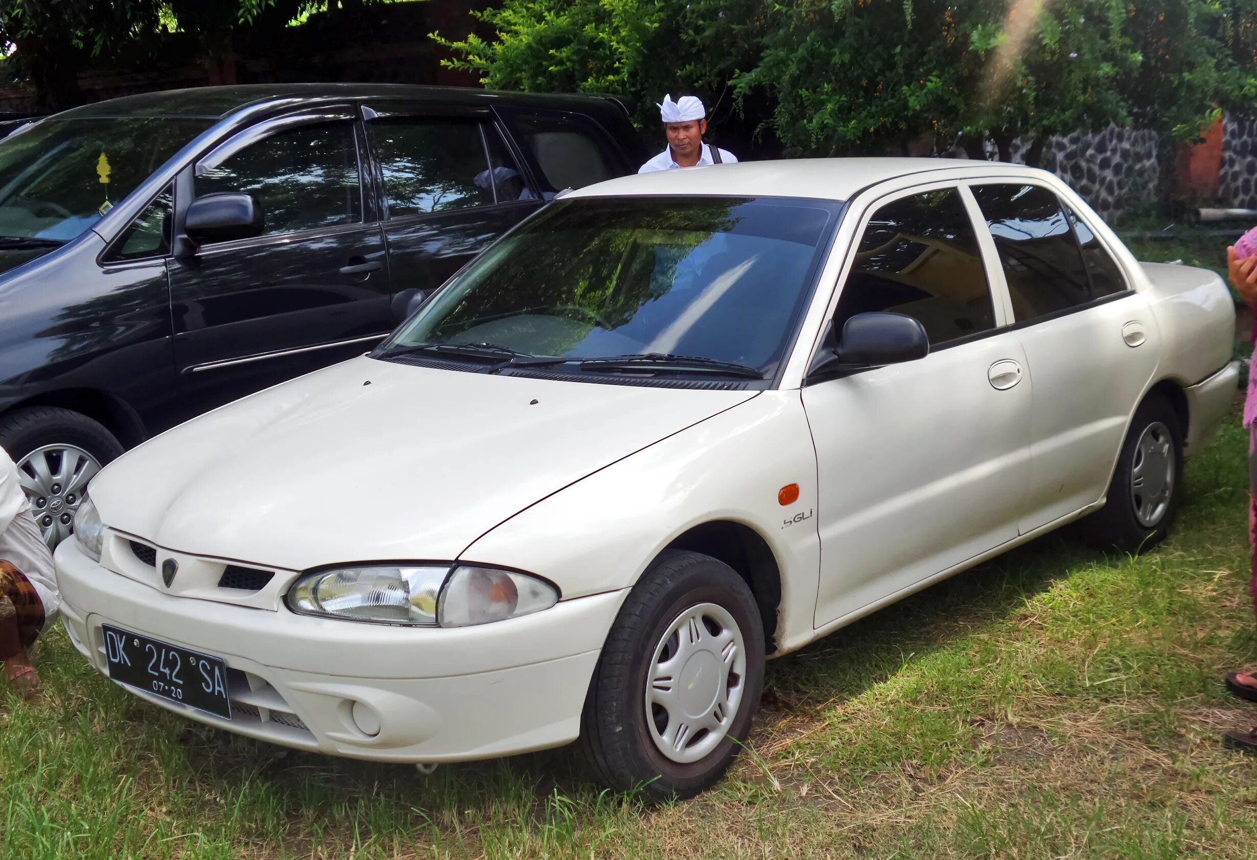 Протон 2000. Mitsubishi proton 1.5 2000г. mitsubishi proton wira. митсубиси протон 1996 года. митсубиси протон 2000 года.