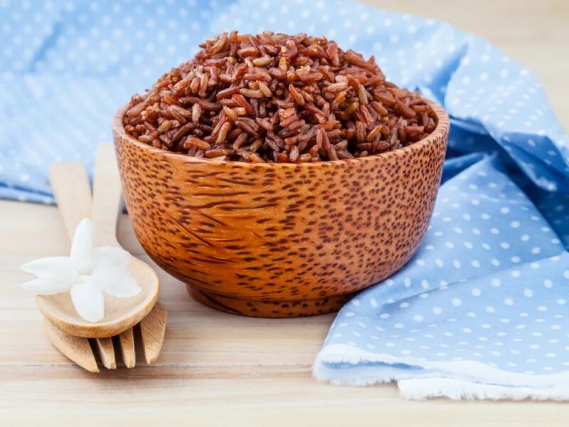 Коричневый рис рецепты. Бурый рис готовый. Bowl of rice. Бурый рис на сковородке. Коричневый рис рецепты.